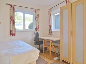 Bedroom- click for photo gallery